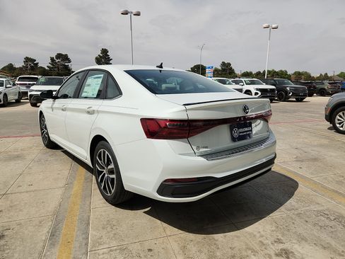 New 2026 Volkswagen Jetta SE FWD image 5