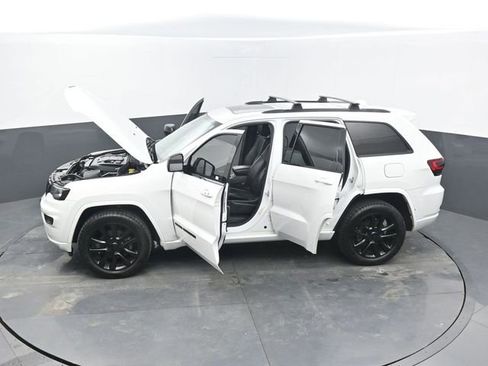 Used 2019 Jeep Grand Cherokee Altitude image 72