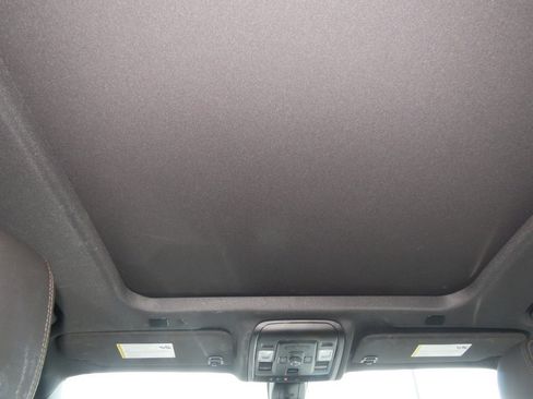 Used 2022 Chevrolet Suburban High Country RWD image 21