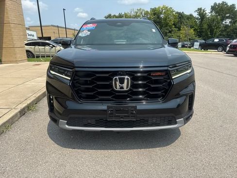 Certified 2025 Honda Pilot TrailSport image 7