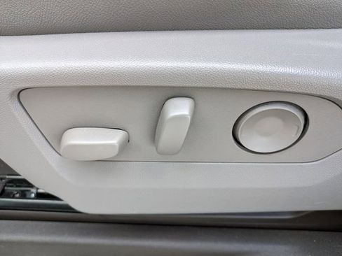 Used 2025 GMC Sierra 1500 SLT w/ SLT Premium Package image 21