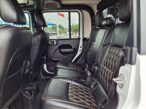 Used 2024 Jeep Gladiator Sport AWD/4WD image 18