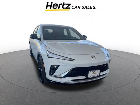 Used 2025 Buick Envista Sport Touring image 1