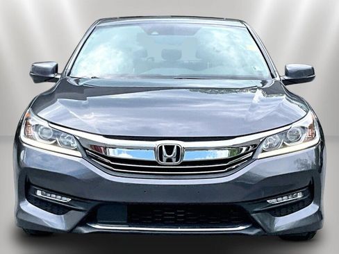 Used 2017 Honda Accord EX-L image 2