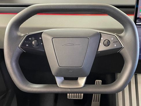Used 2024 Tesla Cybertruck AWD Crew Cab image 29