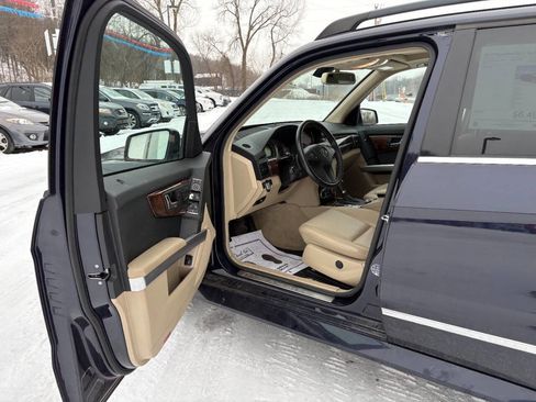Used 2010 Mercedes-Benz GLK 350 4MATIC w/ Premium Pkg image 7