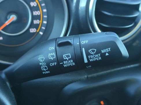 Used 2021 Jeep Wrangler Unlimited Sahara image 24