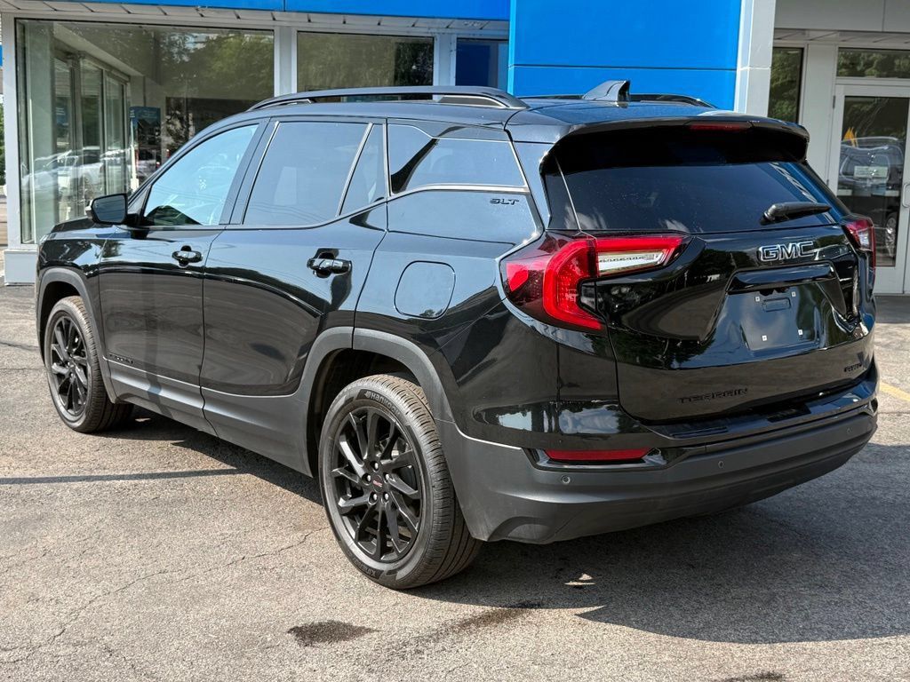 Used 2023 GMC Terrain SLT w/ Elevation Edition AWD/4WD image 7