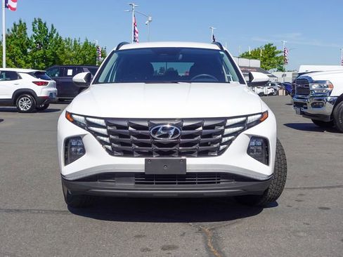 Used 2024 Hyundai Tucson SEL FWD image 2