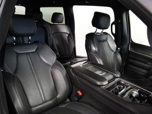 Used 2022 Jeep Wagoneer Series II AWD/4WD image 20