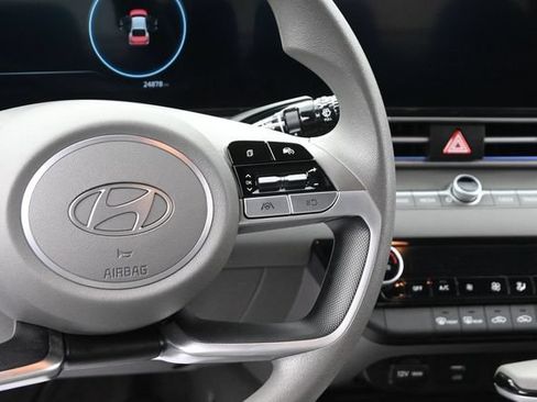 Used 2024 Hyundai Elantra SEL FWD image 26