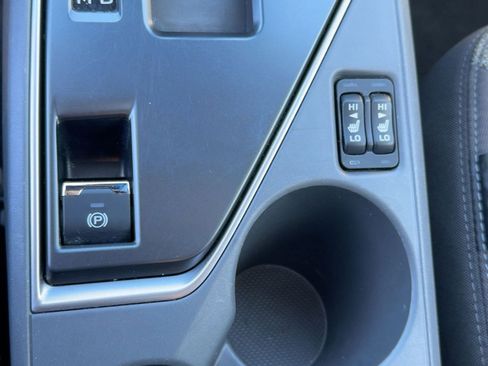 Used 2024 Subaru Crosstrek 2.0i Premium image 27