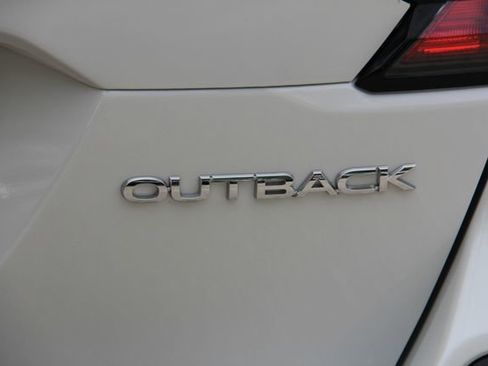 Certified 2025 Subaru Outback Limited AWD/4WD image 10