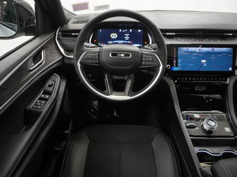 New 2026 Jeep Grand Cherokee Altitude AWD/4WD image 19