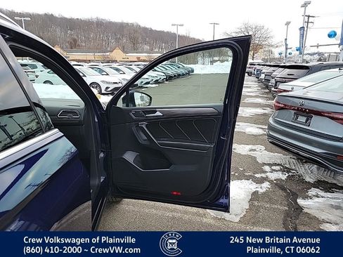 Certified 2022 Volkswagen Tiguan SEL R-Line image 41