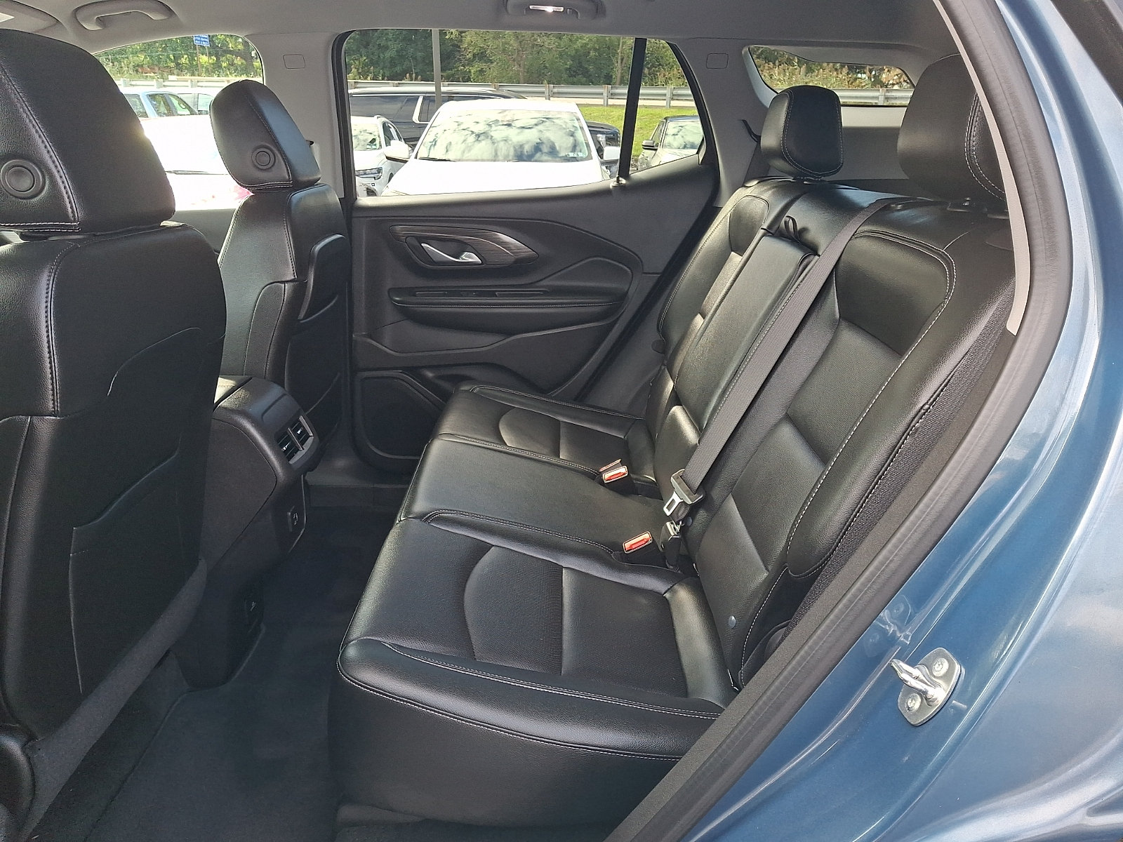 Used 2024 GMC Terrain SLT AWD/4WD image 10
