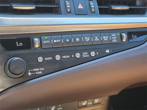 Used 2019 Lexus ES 350 Luxury w/ Premium Package image 31