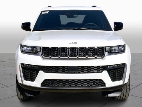 New 2026 Jeep Grand Cherokee Limited image 3