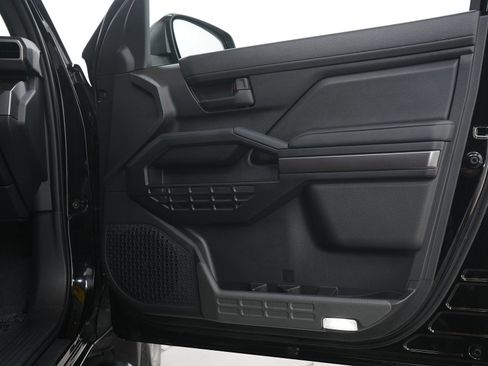 Used 2025 Toyota 4Runner SR5 image 9