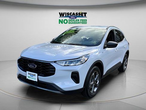 Used 2025 Ford Escape ST-Line w/ Tech Pack #1 AWD/4WD image 17