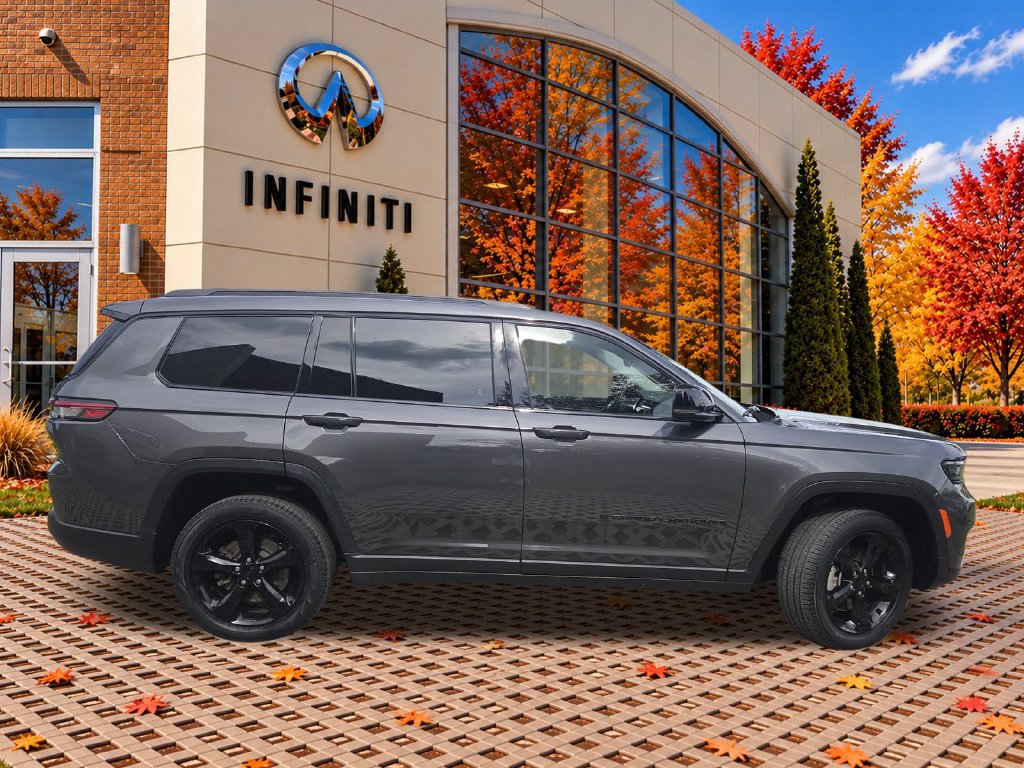 Used 2023 Jeep Grand Cherokee L Limited w/ Black Appearance Package AWD/4WD image 13