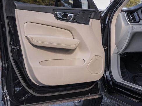 Certified 2022 Volvo XC60 B6 Inscription w/ Advanced Package image 34