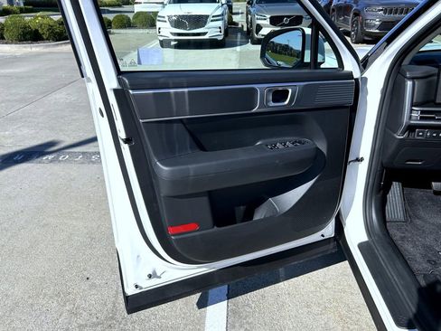 Used 2025 Hyundai Santa Fe SE AWD/4WD image 11