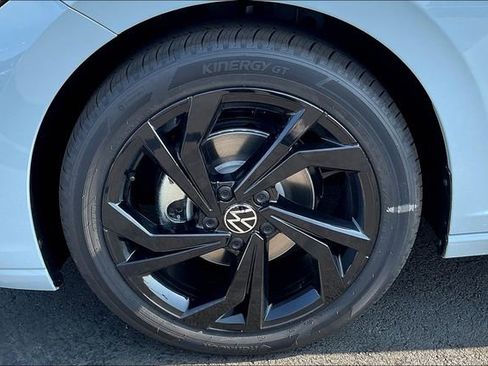 New 2025 Volkswagen Jetta SE image 13