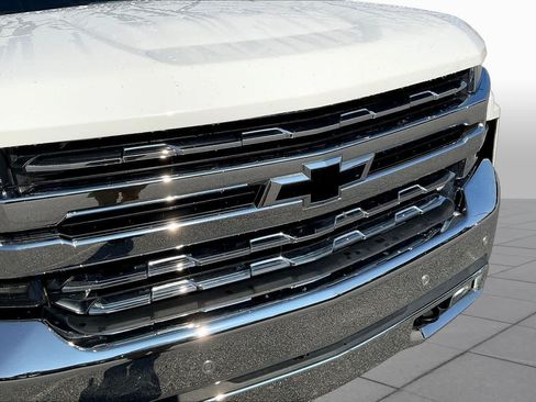 Used 2020 Chevrolet Silverado 1500 LTZ w/ LTZ Plus Package AWD/4WD image 29