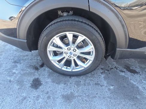 Certified 2023 Ford Explorer XLT w/ Equipment Group 202A image 5