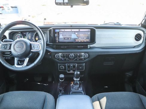 Used 2024 Jeep Wrangler Unlimited Sahara AWD/4WD image 12