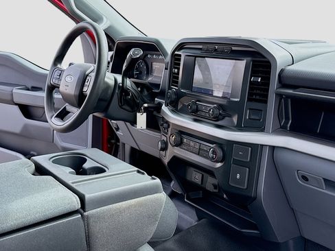 Certified 2022 Ford F150 XLT image 4