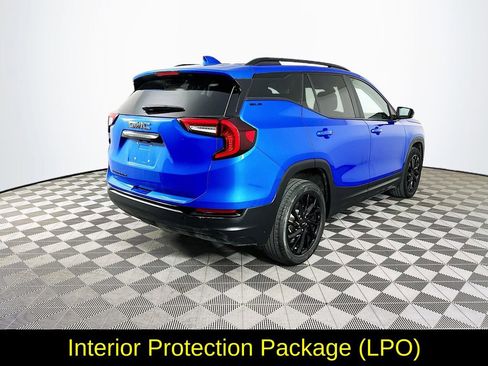 Used 2024 GMC Terrain SLE w/ Driver Convenience Package image 10