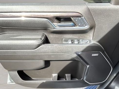 Used 2024 Chevrolet Silverado 2500 LTZ w/ LTZ Premium Package image 14