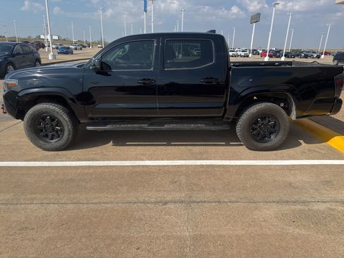 Used 2023 Toyota Tacoma SR image 2