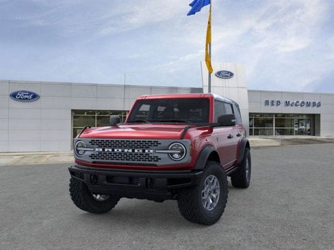 New 2025 Ford Bronco Badlands image 2