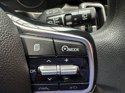 Used 2023 Kia Sorento LX AWD/4WD image 15
