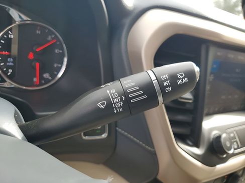 Used 2023 GMC Acadia Denali w/ Denali Technology Package image 39