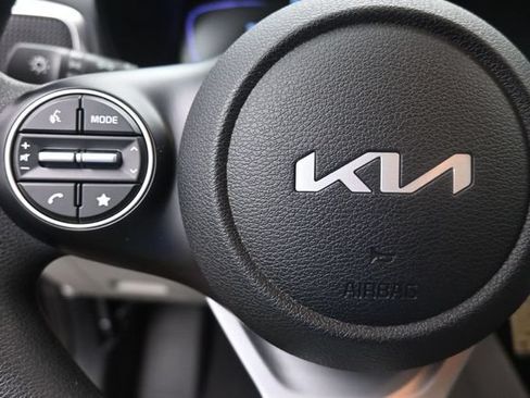 Used 2025 Kia Soul LX FWD image 15