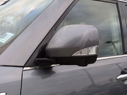 Used 2022 Nissan Armada SL w/ Captain's Chairs Package image 12