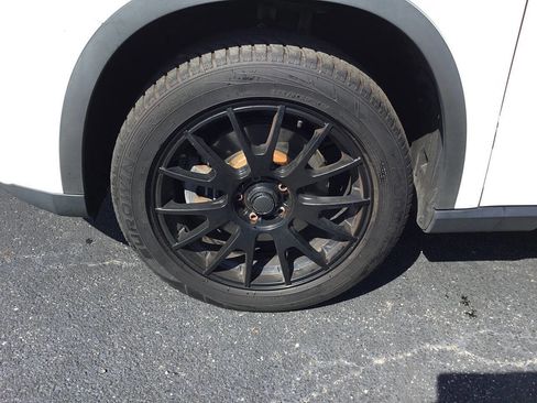 Used 2019 Mercedes-Benz GLA 250 4MATIC w/ Premium Package image 11