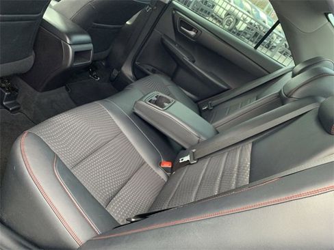 Used 2015 Toyota Camry XSE image 10