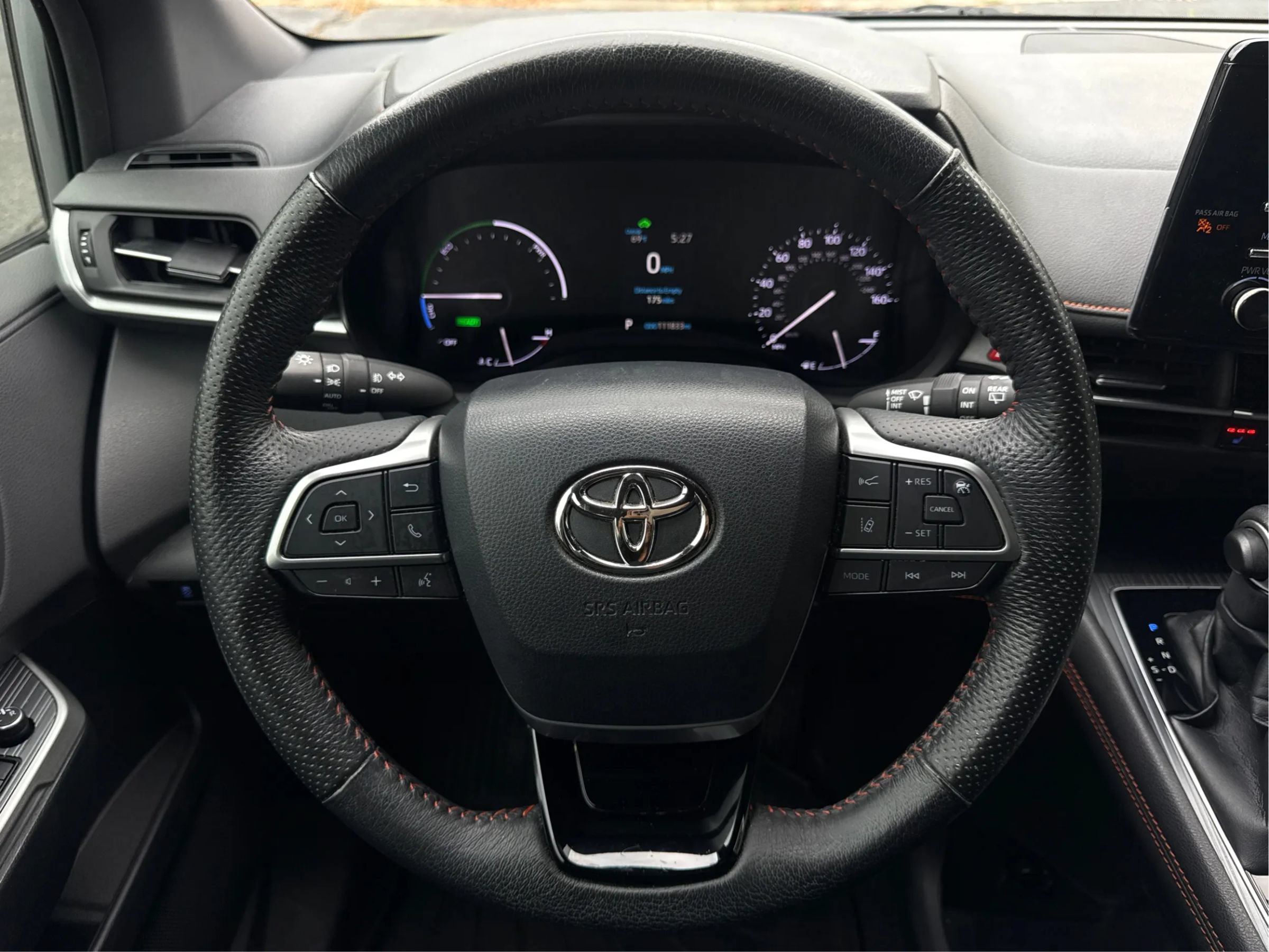 Used 2022 Toyota Sienna XSE FWD image 32