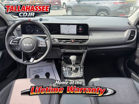 Used 2025 Kia Seltos EX w/ EX Sunroof Package FWD image 30