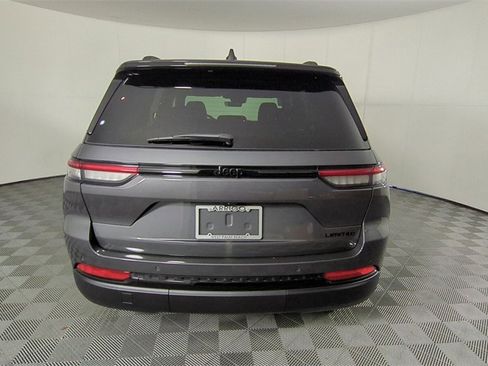 New 2025 Jeep Grand Cherokee Limited w/ Black Appearance Package image 5