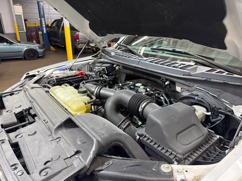 Used 2020 Ford F150 XLT w/ Equipment Group 302A Luxury AWD/4WD image 8