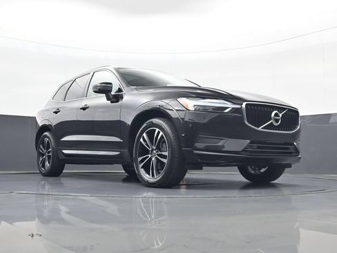 Used 2018 Volvo XC60 T5 Momentum w/ Convenience Package AWD/4WD image 24