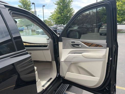 Used 2022 Cadillac Escalade Sport Platinum AWD/4WD image 27
