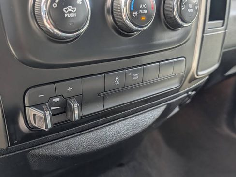 Used 2013 RAM 1500 Classic SLT w/ Premium Display Pkg AWD/4WD image 29