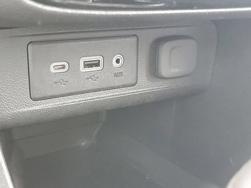 Certified 2023 Buick Encore GX Preferred FWD image 28